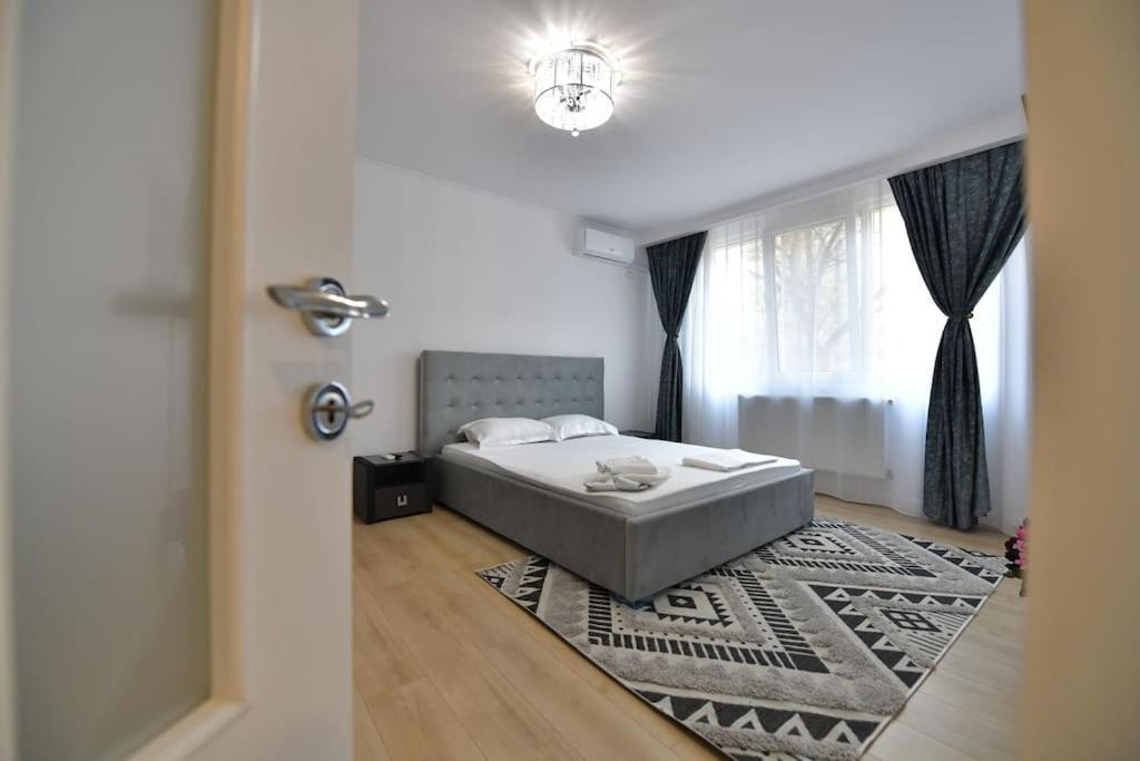 Luxury Studio / M Romancierilor บูคาเรสต์ ภายนอก รูปภาพ